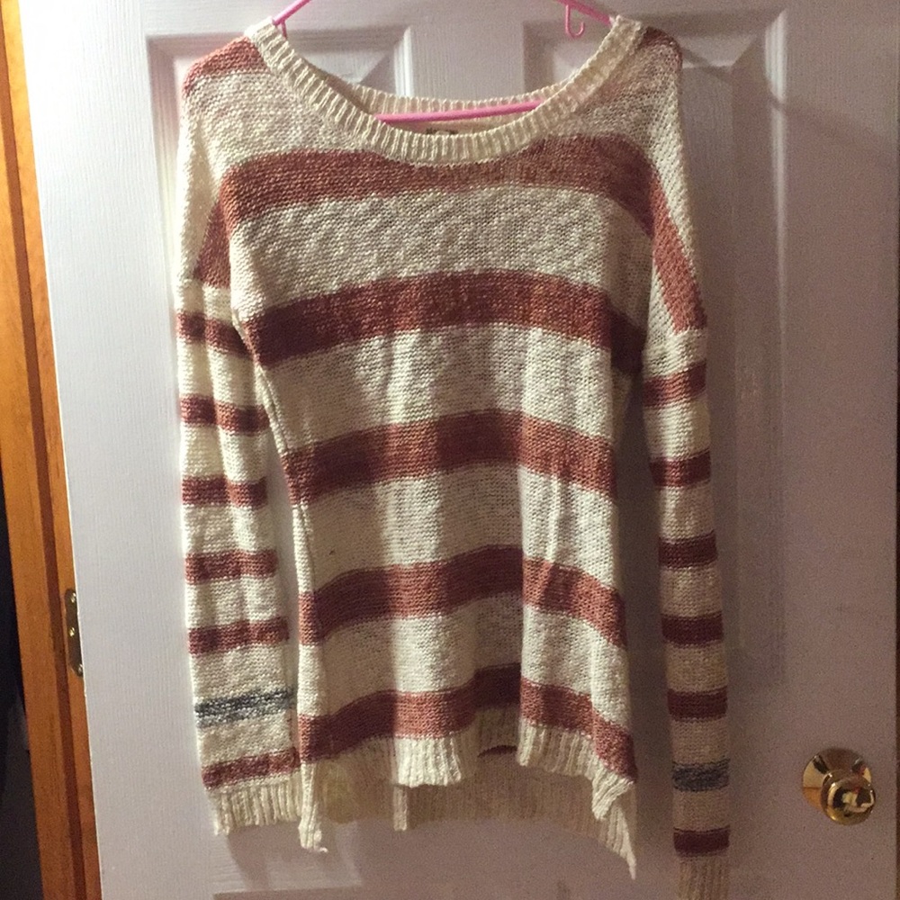 Pink/white knitted sweater